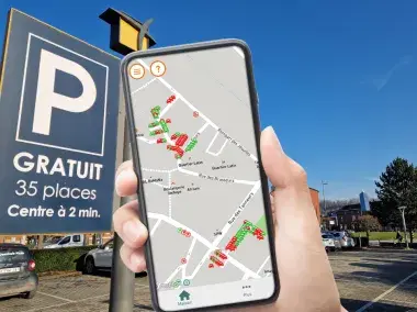 A Marche-en-Famenne, des panneaux et une application pour faciliter le stationnement 